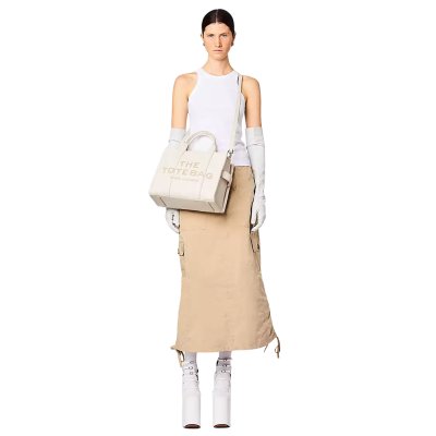 THE LEATHER MEDIUM TOTE BAG